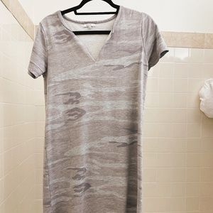 Z Supply V-Neck Gray Camo Shirt Dress